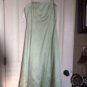 Soft green lace back formal dress size 12